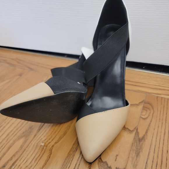 Asymmetrical pumps - Picture 3 of 5